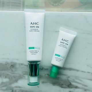 [AHC] 세이프온 에센스 선크림 올리브영 스페셜 증정 기획세트 — 5점을 준 리뷰어가 2022년 6월 올린 사용 사진