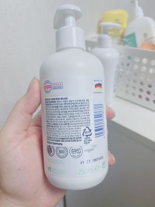 mom e 맘이 내추럴 베이비 케어 샴푸앤바스+로션 — 5점을 준 리뷰어가 2021년 1월 올린 사용 사진