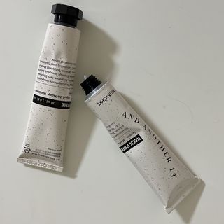 멈칫(MUMCHIT) 넥퍼퓸 NECKPERFUME 2가지 향 — 5점을 준 리뷰어가 2021년 11월 올린 사용 사진