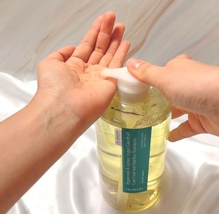 닥터시드 페퍼민트 앤 레몬 비건 비듬케어 쿨 탈모 샴푸 (1000ml) — 5점을 준 리뷰어가 2024년 1월 올린 사용 사진