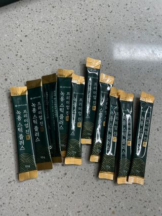서울약사신협_프리미엄 진 녹용스틱 플러스10g x 30포 — 5점을 준 리뷰어가 2021년 8월 올린 사용 사진