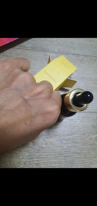 스킨큐어 산다화 비타민c 화이트닝 에센스 30ml — 5점을 준 리뷰어가 2023년 8월 올린 사용 사진