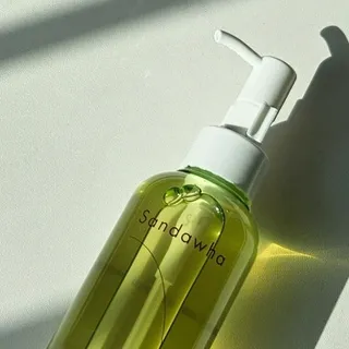 스킨큐어 산다화 순한 클렌징 동백 오일 200ml — 5점을 준 리뷰어가 2023년 4월 올린 사용 사진