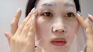 태그스킨 4스텝 주름개선 피부미백 영양 마스크팩 3개 세트(최신버전) — 5점을 준 리뷰어가 2022년 4월 올린 사용 사진
