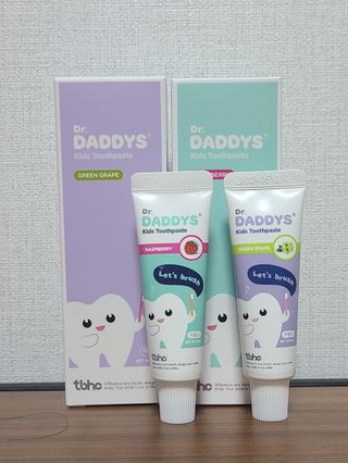 닥터데디스 안심저불소 키즈치약 (라즈베리, 청포도향 중 택 1) 60g +  여행용 미니 치약 15g — 4.5점을 준 리뷰어가 2022년 10월 올린 사용 사진