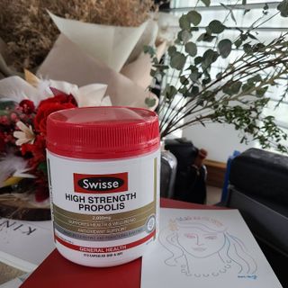 Swisse 스위스 고함량 프로폴리스 2,000mg 210정 — 5점을 준 리뷰어가 2021년 5월 올린 사용 사진
