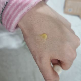 [후르디아] 올리브영 착한보습 비건 립버터 2종 — 5점을 준 리뷰어가 2023년 1월 올린 사용 사진