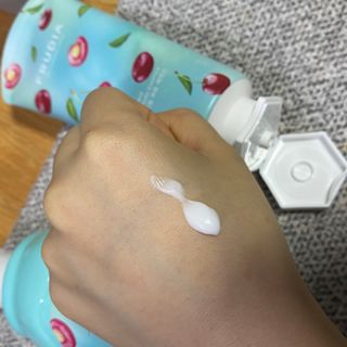 [후르디아] 과즙 뿜뿜_체리 바디워시+바디에센스 세트 — 4.5점을 준 리뷰어가 2020년 12월 올린 사용 사진