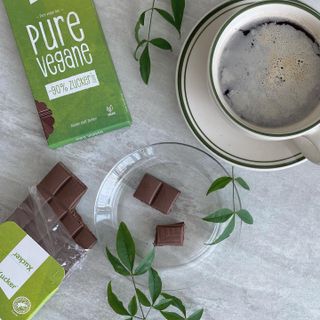 당류2g 자일리톨로 단맛을낸 슈카 퓨어비건 무설탕초콜릿 Xucker vegan 2개입 — 5점을 준 리뷰어가 2021년 4월 올린 사용 사진