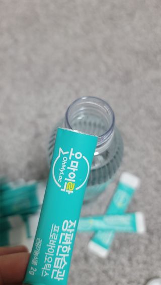 [유산균] 오마이락 장편한습관 프로바이오틱스 30P — 5점을 준 리뷰어가 2022년 11월 올린 사용 사진