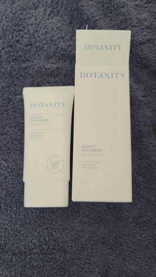 보타니티 촉촉수분자차 아쿠아핏 선 에센스 50ml + 보송톤업자차 징크 선 로션 50ml SPF50+ PA++++ (4/25) — 5점을 준 리뷰어가 2022년 4월 올린 사용 사진
