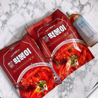 빨간키트 떡볶이 밀키트 2~3인분 매운맛 국물 떡볶이 만들기 쉬운 황금 레시피 분말 소스로 간편한 요리 — 5점을 준 리뷰어가 2021년 10월 올린 사용 사진