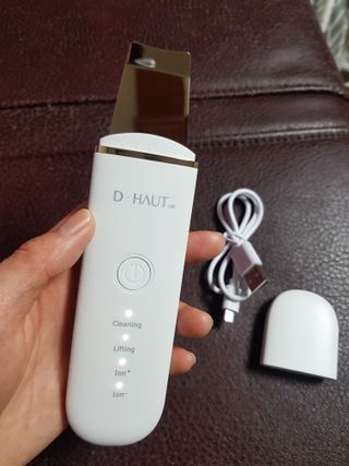 디하우트 랩 4 in 1 갈바닉 아쿠아 워터 필링기 스킨스크러버 — 5점을 준 리뷰어가 2021년 11월 올린 사용 사진