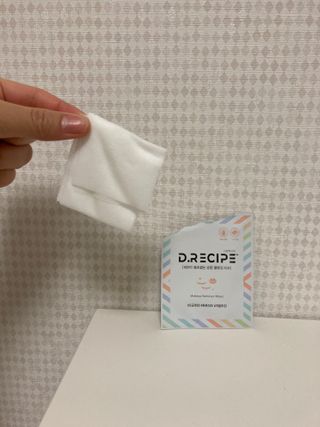 디레시피 세안이 필요없는 순한 클렌징 티슈 — 5점을 준 리뷰어가 2021년 4월 올린 사용 사진