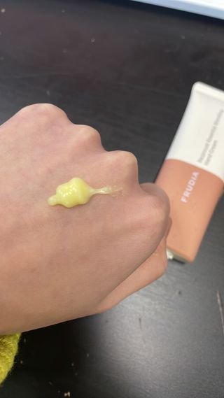 [후르디아] 끈적임 없는 착한성분 비건  핸드크림 3종 — 4.5점을 준 리뷰어가 2021년 10월 올린 사용 사진