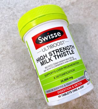 Swisse 스위스 고함량 밀크씨슬 35,000mg 60정 — 4점을 준 리뷰어가 2021년 11월 올린 사용 사진