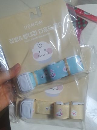 유비맘 젖병 빨대컵 다용도 홀더 1+1 _ 컬러 랜덤 발송 — 5점을 준 리뷰어가 2020년 12월 올린 사용 사진