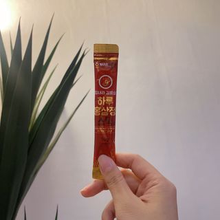 힘내라김홍삼 하루홍삼정스틱 10g x 10포 — 5점을 준 리뷰어가 2021년 3월 올린 사용 사진