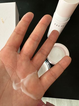 프리마인 바르기만 하면 철벽 스킨케어+24시간 마스크팩 효과. 셀라브 리제너레이팅 시스템 부스터+크림 세트 — 5점을 준 리뷰어가 2023년 7월 올린 사용 사진
