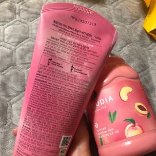 [후르디아] 복숭아 바디워시+바디에센스 세트 — 5점을 준 리뷰어가 2021년 2월 올린 사용 사진
