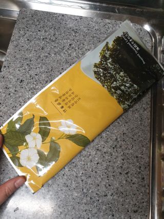 [해림맛김] 들기름에 구운 바삭바삭 김 4종 세트 + 1종 랜덤발송 총5개입 — 5점을 준 리뷰어가 2021년 2월 올린 사용 사진