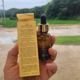 스킨큐어 산다화 비타민c 화이트닝 에센스 30ml — 5점을 준 리뷰어가 2023년 7월 올린 사용 사진