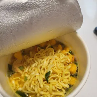 NISSIN 닛신 컵누들  4종 - 씨푸드오리지날, 씨푸드 스파이시, 씨푸드 커리, 씨푸드 XO소스 — 5점을 준 리뷰어가 2022년 11월 올린 사용 사진