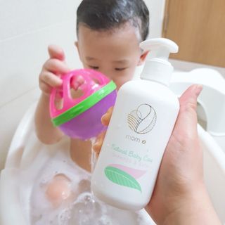 mom e 맘이 내추럴 베이비 케어 샴푸앤바스+로션 — 3점을 준 리뷰어가 2021년 1월 올린 사용 사진
