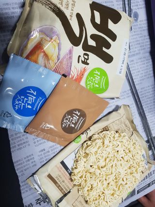 [풀무원] 자연은맛있다 정면, 백면, 홍면  세트 — 5점을 준 리뷰어가 2021년 4월 올린 사용 사진