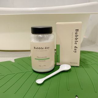버블데이 아로마/과일 거품 입욕제 — 5점을 준 리뷰어가 2021년 7월 올린 사용 사진