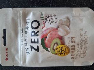 ZERO (초콜릿 칩 쿠키, 카카오 케이크, 후르츠 젤리, 아이스 콜라, 아이스 초코바) — 5점을 준 리뷰어가 2022년 6월 올린 사용 사진