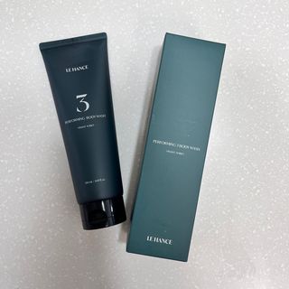 르핸스 퍼포밍 3 바디워시 비반트포렛/베티버포그 — 5점을 준 리뷰어가 2022년 12월 올린 사용 사진
