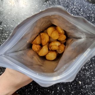도이퉁 마카다미아 넛 90g  로얄 마카넛 오리지널 쏠트 허니 — 4.5점을 준 리뷰어가 2021년 9월 올린 사용 사진