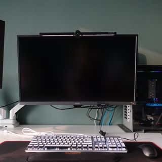 TOMO GRAPHY 나 있을땐 환한 조명 나 없을땐 확실한 살균 ★ DESK LIGHT & STERILIZER [ON] ★ — 5점을 준 리뷰어가 2022년 1월 올린 사용 사진