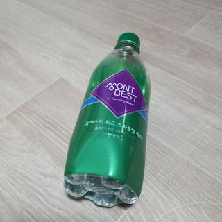 몽베스트 Montbest with Sparkling water Plain 20병 — 5점을 준 리뷰어가 2021년 11월 올린 사용 사진