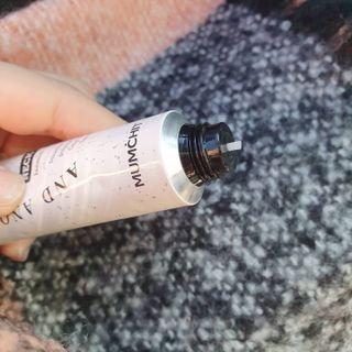 멈칫(MUMCHIT) 넥퍼퓸 NECKPERFUME 2가지 향 — 5점을 준 리뷰어가 2021년 11월 올린 사용 사진