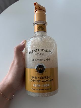 벨먼 내추럴스파 수분광채 스크럽 바디워시 600ml 5종 — 5점을 준 리뷰어가 2022년 5월 올린 사용 사진