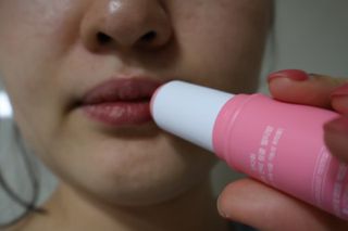 스킨큐어 산다화 카멜리아 안티 링클 멀티밤 — 5점을 준 리뷰어가 2023년 2월 올린 사용 사진