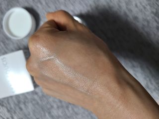 산수시 아쿠아 베네핏 24h 수부지 물광 속건조 수분크림 50ml — 5점을 준 리뷰어가 2021년 8월 올린 사용 사진