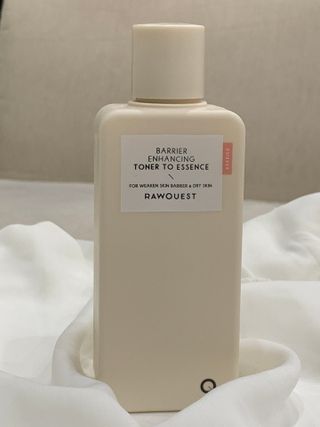 로우퀘스트 베리어 인핸싱 토너투에센스 200ml — 5점을 준 리뷰어가 2023년 11월 올린 사용 사진