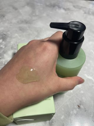프리마인 메이크업과 들뜨는 각질까지 한방에 깐달걀로! 순하기까지한 셀베이스 그린티클렌저(200ml) — 5점을 준 리뷰어가 2023년 3월 올린 사용 사진