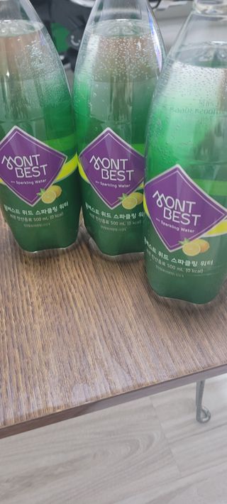 몽베스트 Montbest with Sparkling water Lemon OR Lime 20병(랜덤) — 5점을 준 리뷰어가 2022년 11월 올린 사용 사진