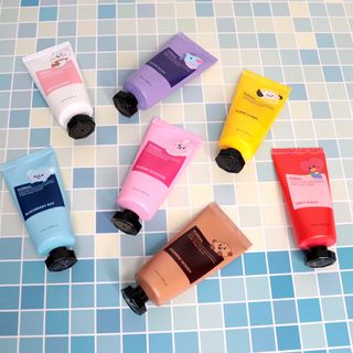 쿤달 BT21 시어버터 앤 마카다미아 퓨어 핸드크림 50ml 7구 기프트 세트 — 5점을 준 리뷰어가 2021년 3월 올린 사용 사진