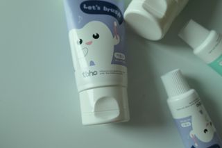 닥터데디스 안심저불소 키즈치약 (라즈베리, 청포도향 중 택 1) 60g +  여행용 미니 치약 15g — 5점을 준 리뷰어가 2022년 8월 올린 사용 사진