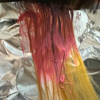 [유니프] 헤어 샤이니 핑크 컬러 트리트먼트240g — 4점을 준 리뷰어가 2023년 11월 올린 사용 사진