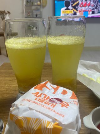몽베스트 Montbest with Sparkling water Lemon OR Lime 20병(랜덤) — 5점을 준 리뷰어가 2022년 10월 올린 사용 사진