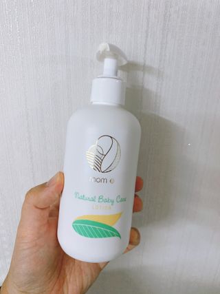 mom e 맘이 내추럴 베이비 케어 샴푸앤바스+로션 — 5점을 준 리뷰어가 2021년 1월 올린 사용 사진