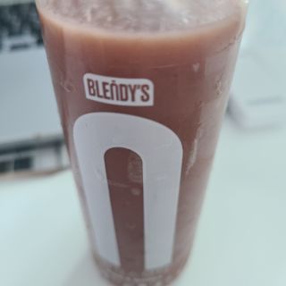 BLENDY'S 핑크 스무디+블론디 스무디 — 3점을 준 리뷰어가 2021년 9월 올린 사용 사진