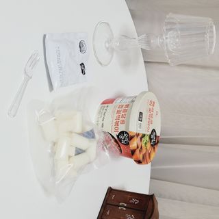 프리 [요리궁리] 매콤달콤 꽃떡볶이 6개입 세트 — 5점을 준 리뷰어가 2024년 10월 올린 사용 사진