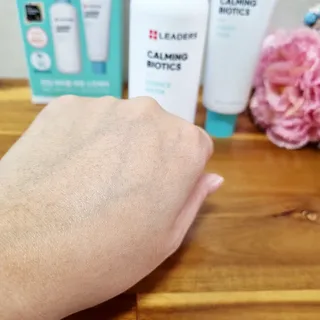 리더스코스메틱 리더스 카밍 바이오틱스 #1등 진정 기획세트 [에센스 워터150ml + 크림 마스크80ml] — 5점을 준 리뷰어가 2022년 9월 올린 사용 사진